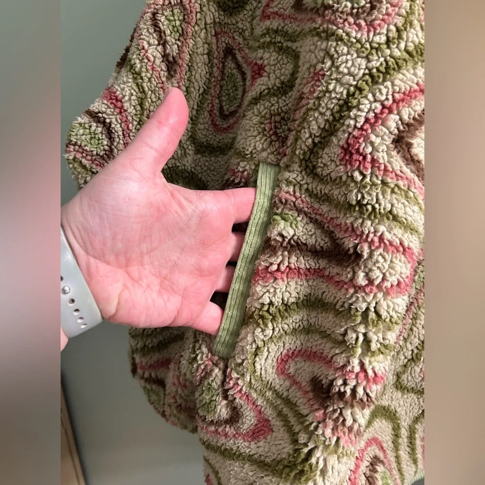 Lucy & Yak Borg Fleece in the Yosemite print - Picture 10 of 12